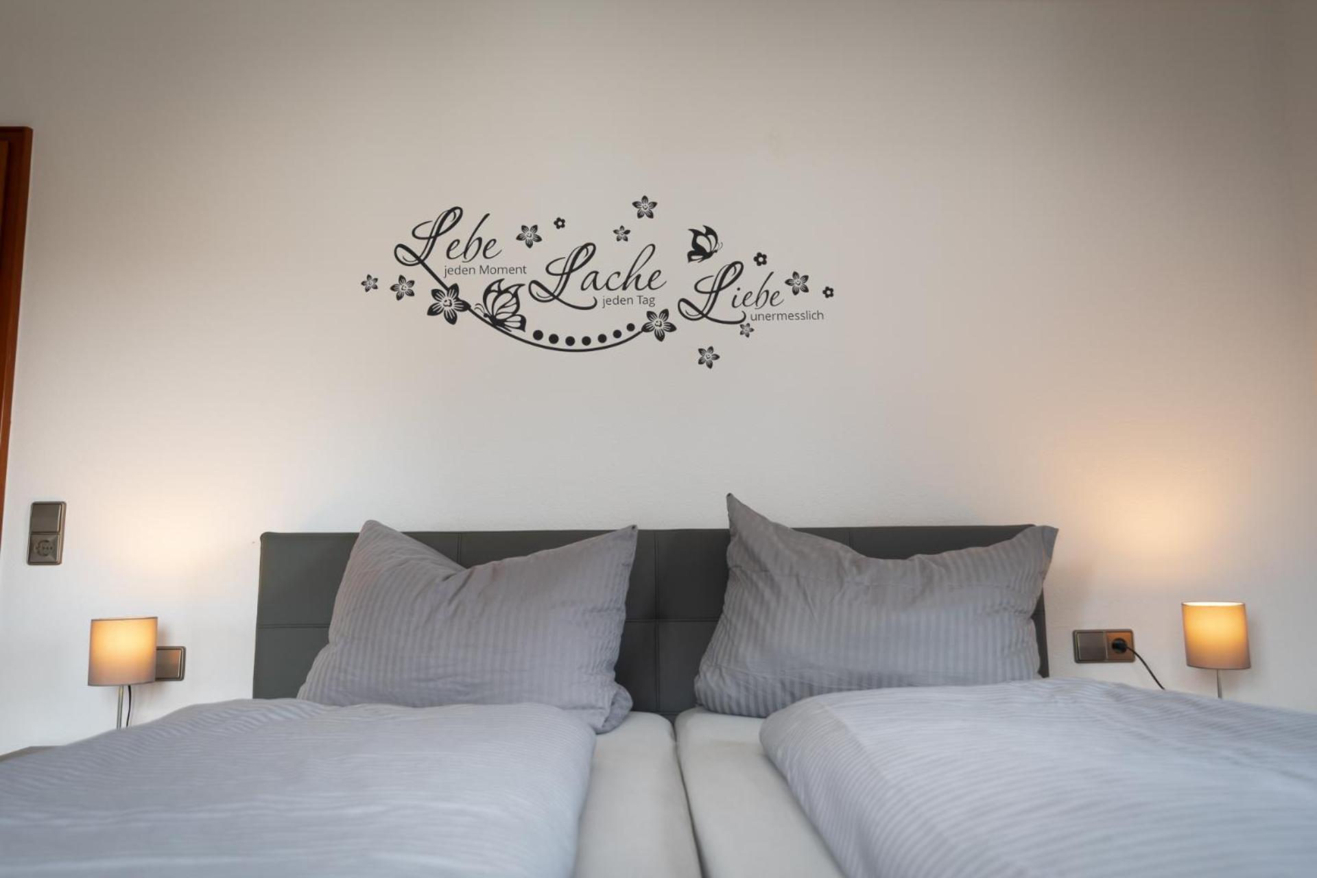 Haus Tanja Apartment ฟรอยเดนชตัดท์ ภายนอก รูปภาพ